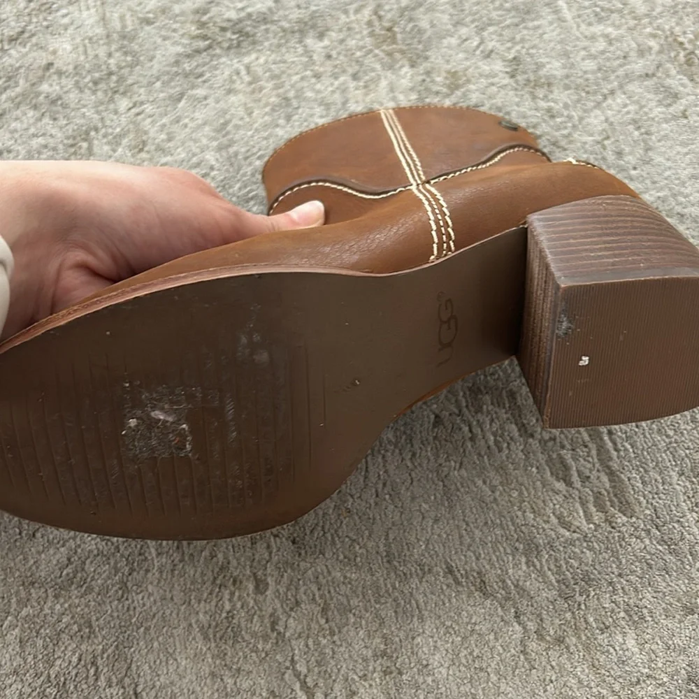 UGG Annie Leather Booties size 7.5